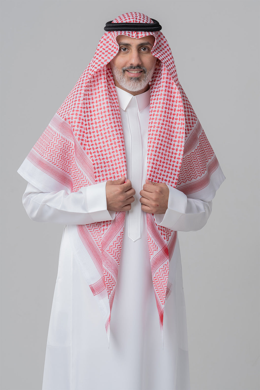 ثوب زخرفات رجالي كريمي من الشياكة – سميراميس