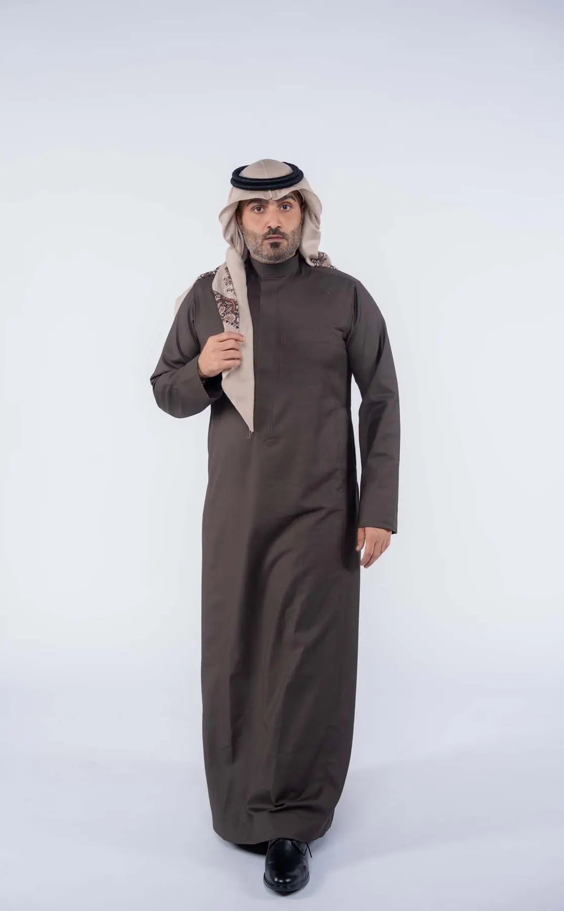 ثوب كلاسيك شتوي رجالي بني