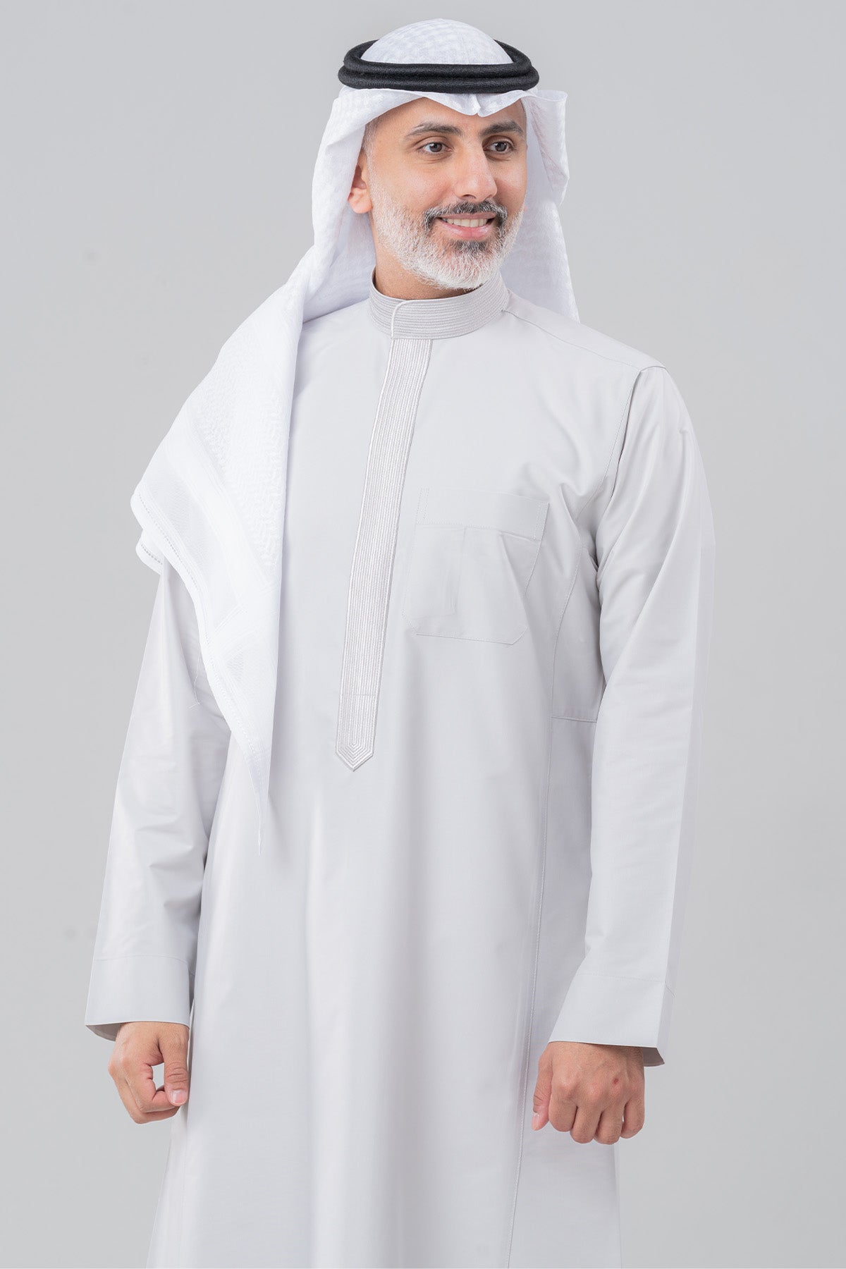 ثوب زخرفات رجالي – رمادي فاتح