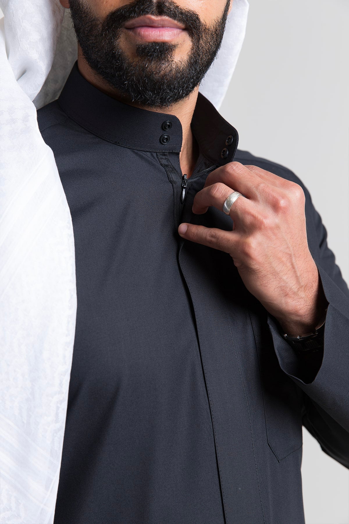 ثوب كلاسيك صيفي أسود