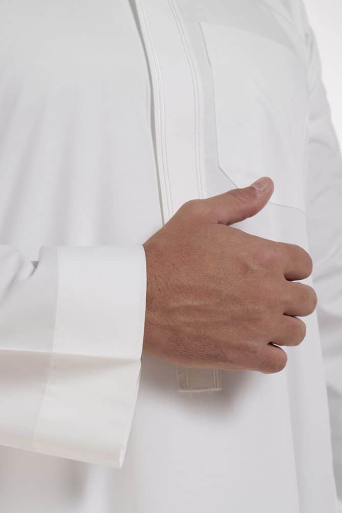 ثوب مزخرف كريمي, شبابي