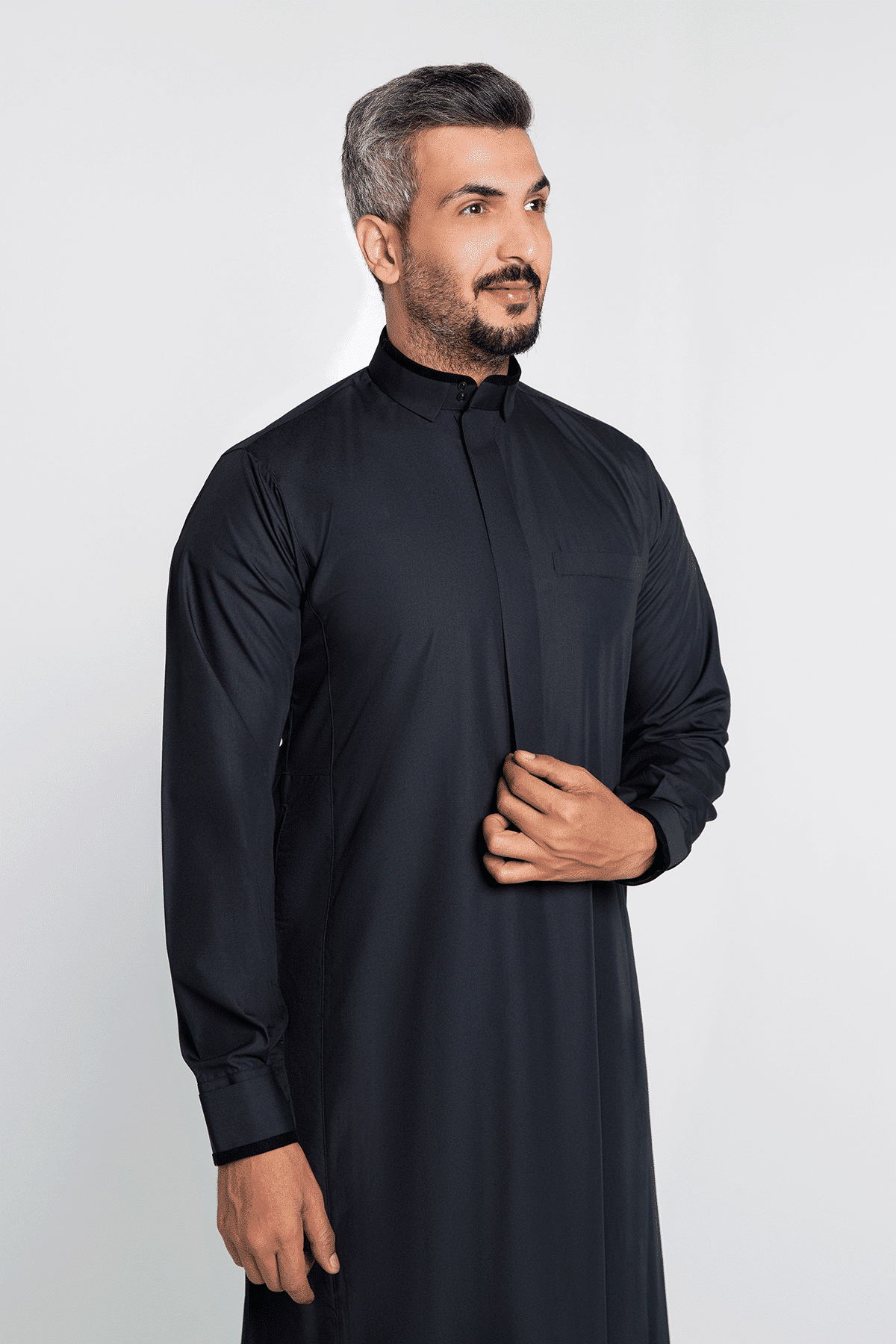 ثوب ري ثوب أسود أكمام كبك