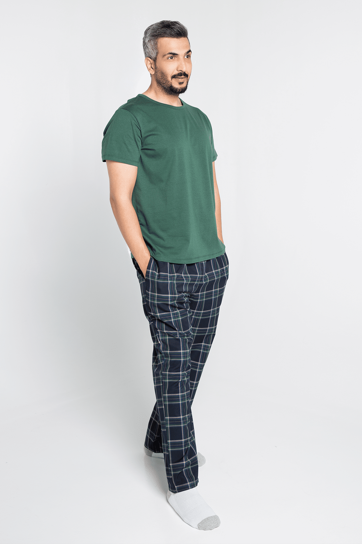 Green pajamas set