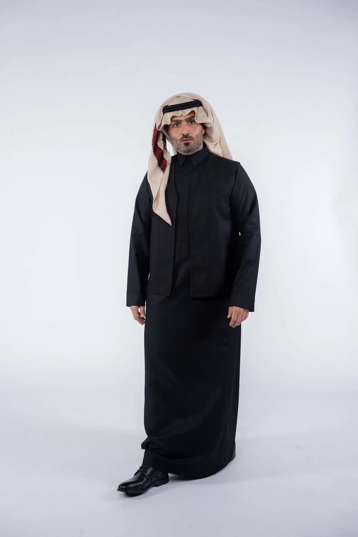 ثوب زخرفات شتوي رجالي أسود