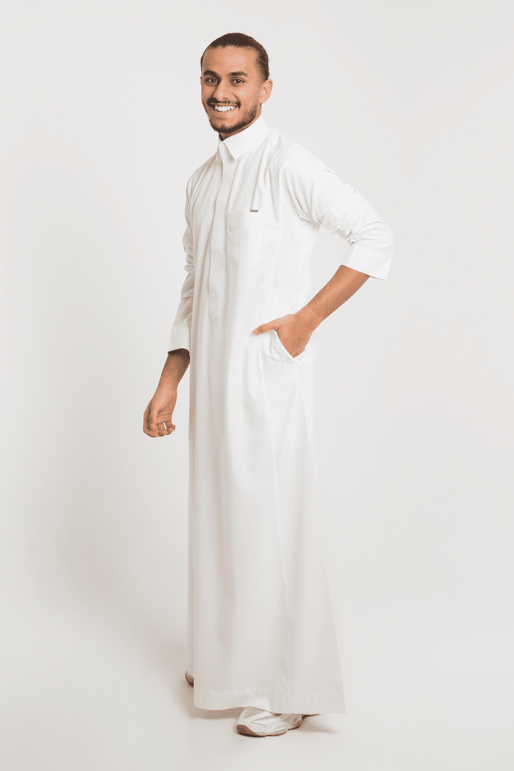 Youthful dress, ream. Cream dress with a hidden zipper.