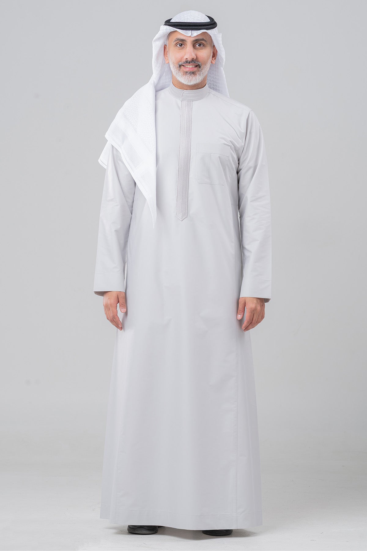 ثوب زخرفات رجالي – رمادي فاتح