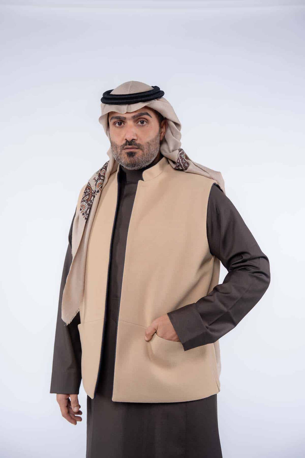 ثوب كلاسيك شتوي رجالي بني