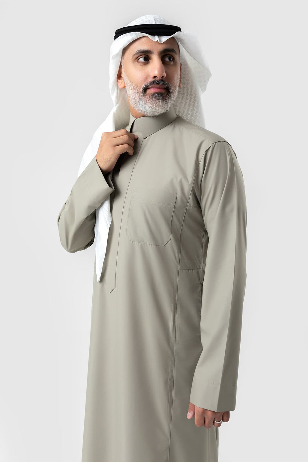 ثوب الشياكة أعمال, لون زيتي, ياقة قلاب