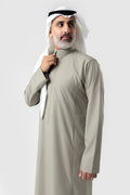 ثوب الشياكة أعمال, لون زيتي, ياقة قلاب