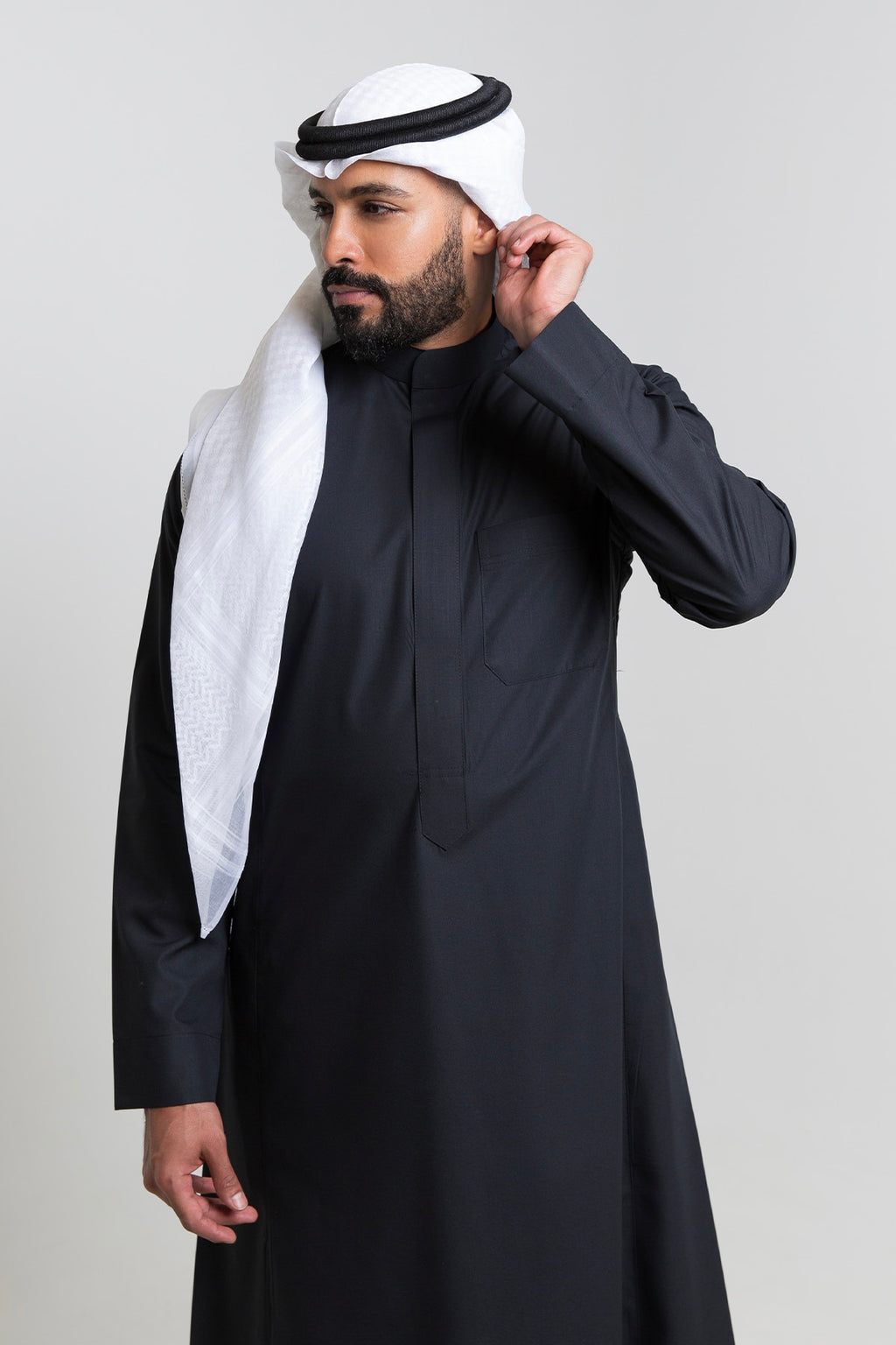 ثوب كلاسيك صيفي أسود