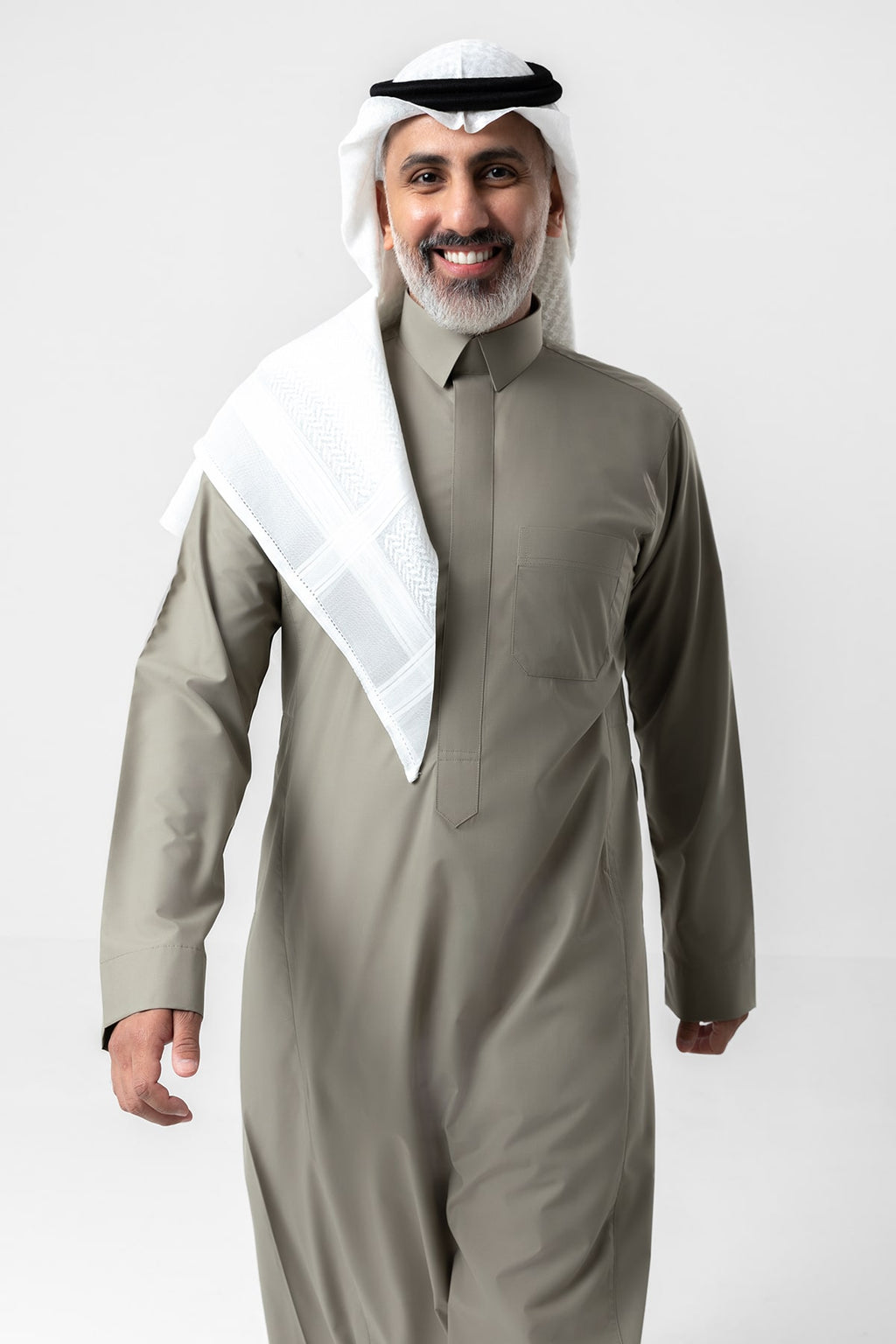 ثوب الشياكة أعمال, لون زيتي, ياقة قلاب
